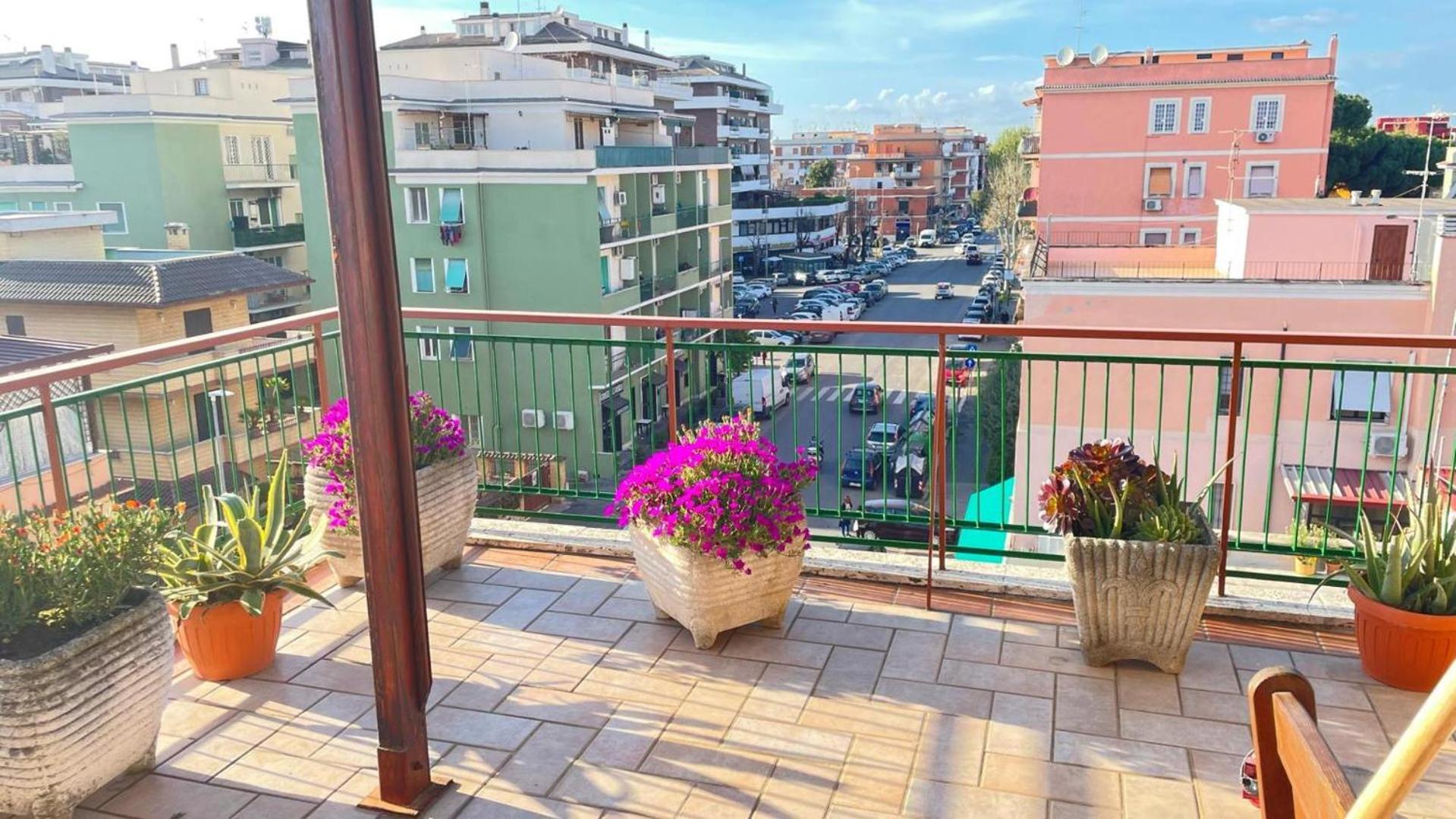 Apartamento Panoramic And Bright Penthouse Is Waiting For You Roma Exterior foto
